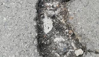 Udarna rupa u Ulici Laze Mamužića