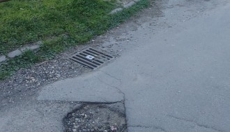 Udarna rupa u Ulici Lovre Bračuljevića (kod DON-a)