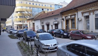 Oštećenja vozila u Ulici Vuka Karadžića