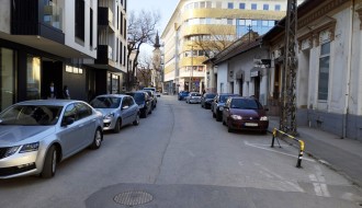 Oštećenja vozila u Ulici Vuka Karadžića