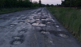 Udarne rupe na cementnoj stabilizaciji u ulici Ane Frank