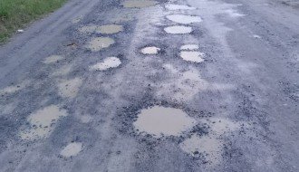 Udarne rupe na cementnoj stabilizaciji u ulici Ane Frank