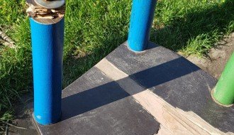 Nebezbedna ljuljaška na igralištu u Banijskoj ulici