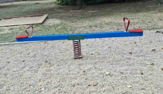 Održavanje i zaštita dečijeg igrališta u Malom Bajmoku