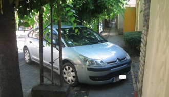 Toleriše se bahato parkiranje u Harambašićevoj i Dinka Zlatarevića