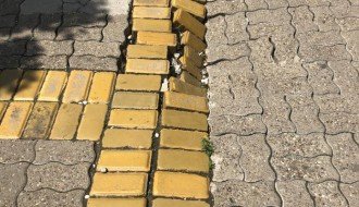 Više oštećenja pešačke zone u centru grada