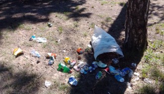 Razbacivanje đubreta na Majdanu