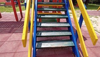 "Obnovljeno" dečije igralište na Prozivci i dalje nebezbedno