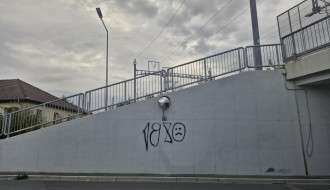 Loša preglednost na raskrsnica ispred podvožnjaka - izlaz iz Balkanske u Lošinjsku