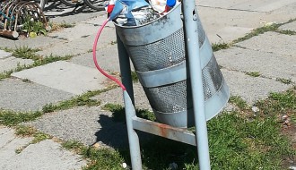 Pune kante za smeće na Paliću