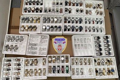 Na Horgošu zaplenjeni ručni satovi i nakit u vrednosti preko 10.000 evra