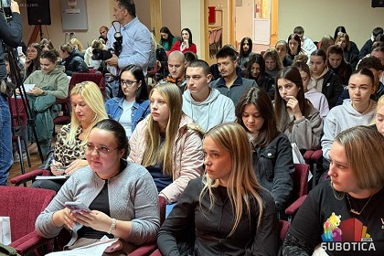 "Hajp na start" - Fond za razvoj podstiče mlade na preduzetništvo kroz edukativna predavanja