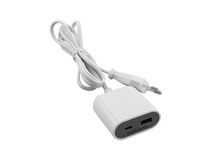 Uticnica sa USB punjacem A+C i kablom 1.5m