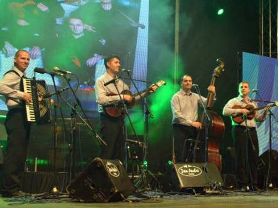 "Biseri" iz Subotice najbolji tamburaši "Tamburica festa 2013"