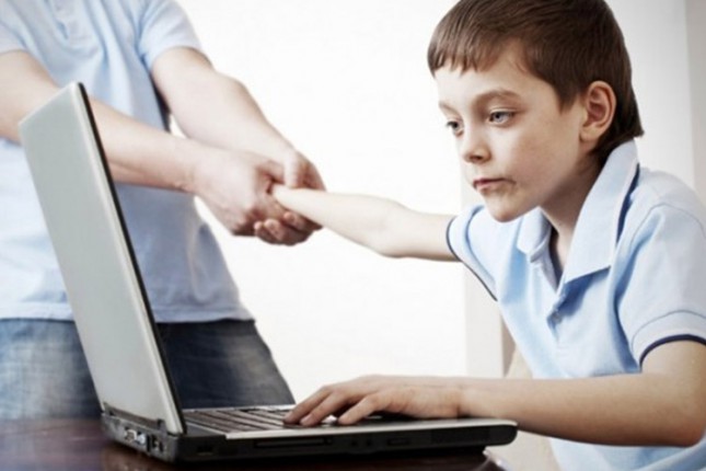 Umesto u parku, igraju se na netu!