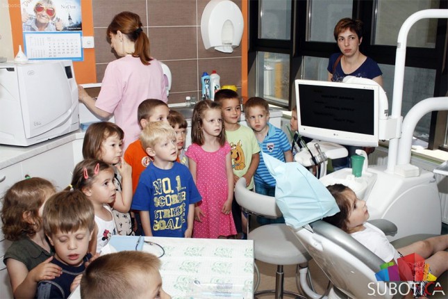 "Mačići" posetili stomatološki centar Nordent