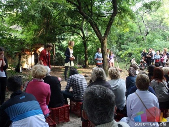 Pozorišna premijera "Ništa"