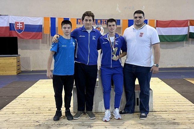 Dizanje tegova: Spartak treći na turniru u Slovačkoj