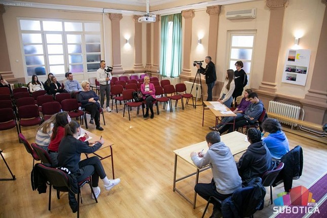 Debata kao način razvijanja kulture dijalog kod osmaka