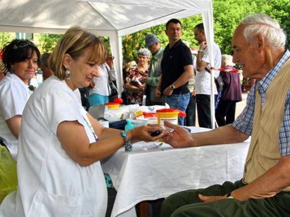Za dva meseca na bazarima zdravlja pregledano dve i po hiljade sugrađana