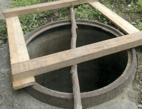 Krađe poklopaca, slivnika i rešetki - u januaru 15, u 2012. godini 450