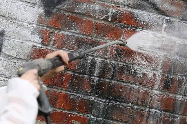 Održavanje javnih spomenika aktivnost koja traje cele godine