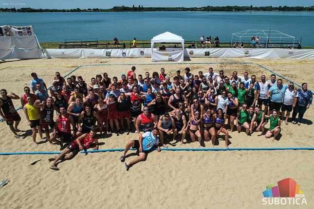 Rukomet na pesku oduševio publiku: "Student" i "2areg" najbolji