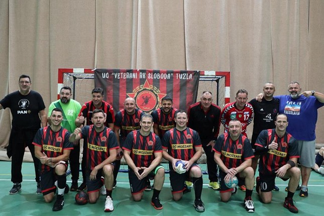 Održan 6. Međunarodni rukometni turnir veterana i veteranki, „Sloboda“ i „Dalmatinke“ pobednici