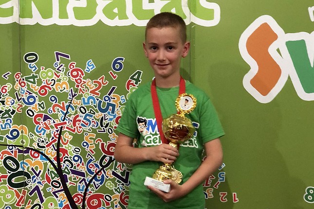 Sedmogodišnji Vukašin osvojio srebro na Međunarodnoj Olimpijadi u mentalnoj aritmetici