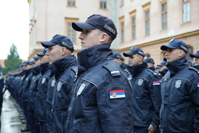 MUP raspisao konkurs za obuku policajaca, saobraćajaca i graničara