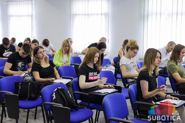 Održan prijemni ispit na Pravnom fakultetu za privredu i pravosuđe