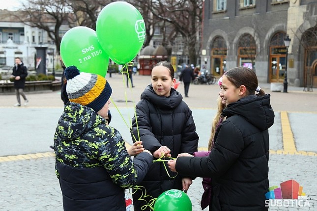 "Nema odustajanja!" - poručuju roditelji na Svetski dan dece obolele od raka