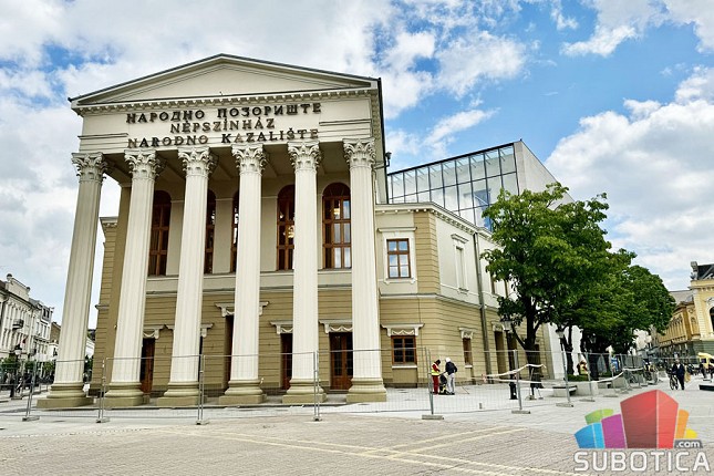 Večeras se završavaju radovi na zgradi Narodnog pozorišta, čeka se Vučić da svečano otvori