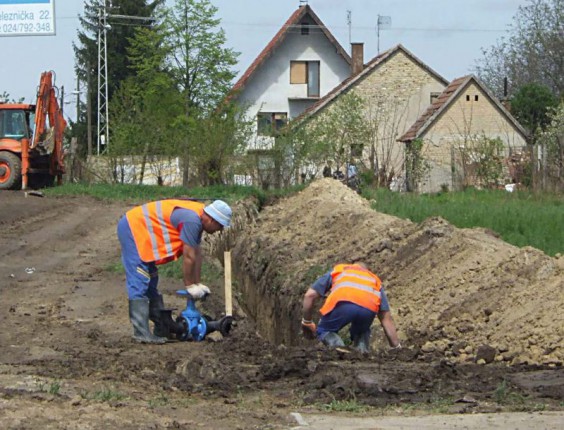 Radovi na vodosnabdevanju u MZ "Stari Žednik"