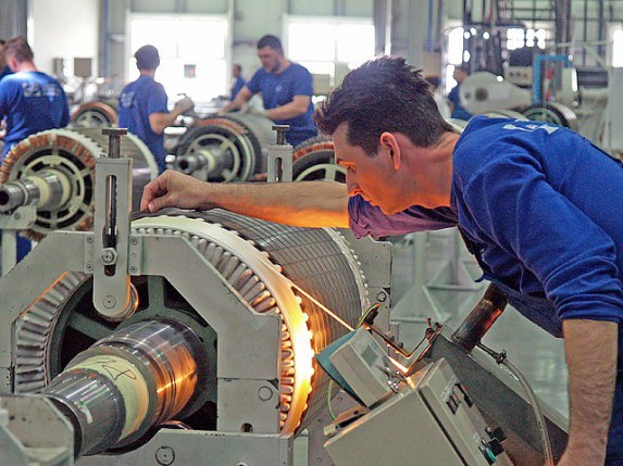 Krešu troškove, slušaju tržište i čekaju priliku