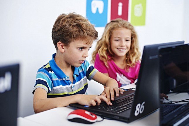 Dani otvorenih vrata u školi programiranja "Logiscool"