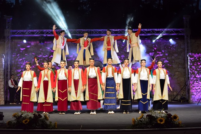 Koncerti KUD "Mladost 1947" dečjih ansambala i novogodišnji prvog ansambla