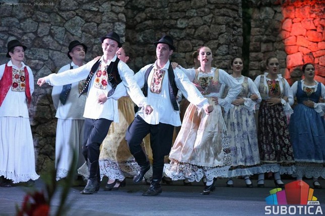 Koncerti KUD "Mladost 1974" dečjih ansambala i novogodišnji prvog ansambla