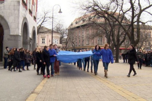 Održan flešmob performans "Reka ispod grada"