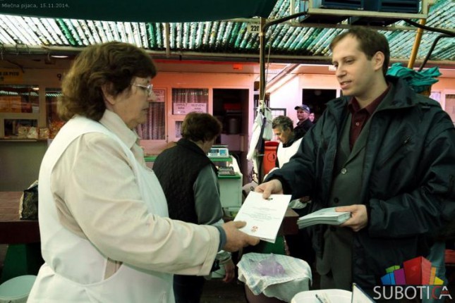 Prodavcima na Mlečnoj pijaci podeljen vodič za bezbednu pripremu hrane