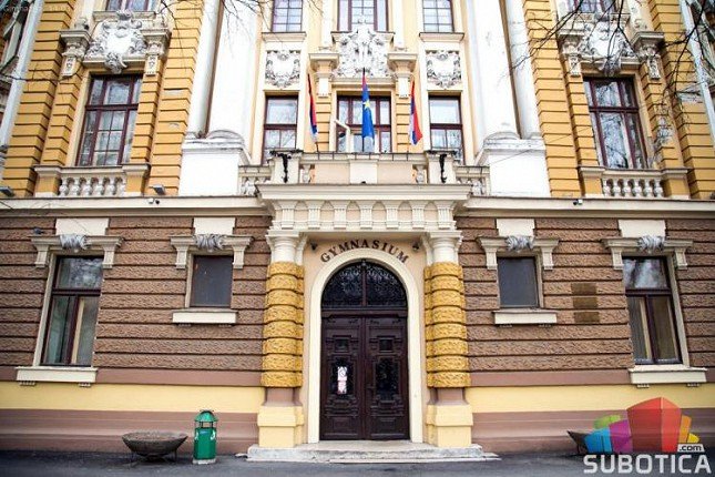 Savet roditelja u Subotici traži da se, u najboljem interesu učenika, nastava odvija u školskim klupama