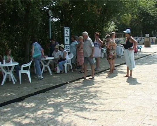 Bazar zdravlja na termalnom bazenu (Palić)