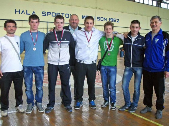 Uspešan nastup rvača Spartaka u kategoriji starijih pionira i juniora