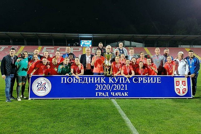 Fudbal: "Golubice" podigle pehar pobednika Kupa, osvojivši tako duplu krunu