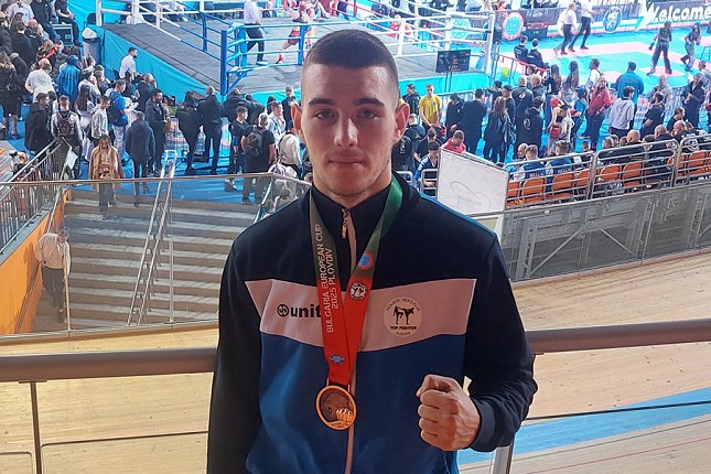 Kik-boks: Repčen i Lončar odlični na svojim takmičenjima