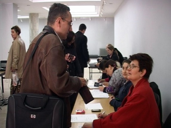 URS počeo sa prikupljanjem potpisa za izbore