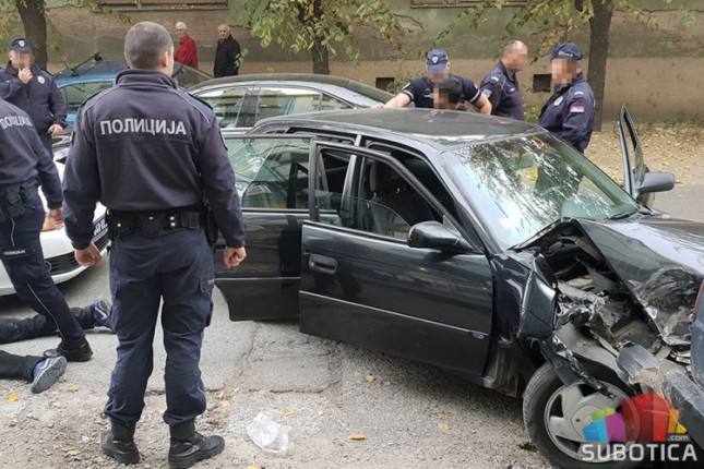 Filmska policijska potera - begunci privedeni, a više vozila oštećeno