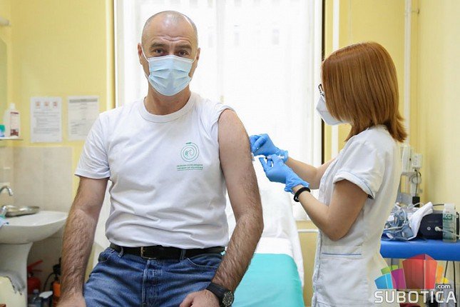 Pokrajinski sekretar Ivanišević vakcinisan u Subotici