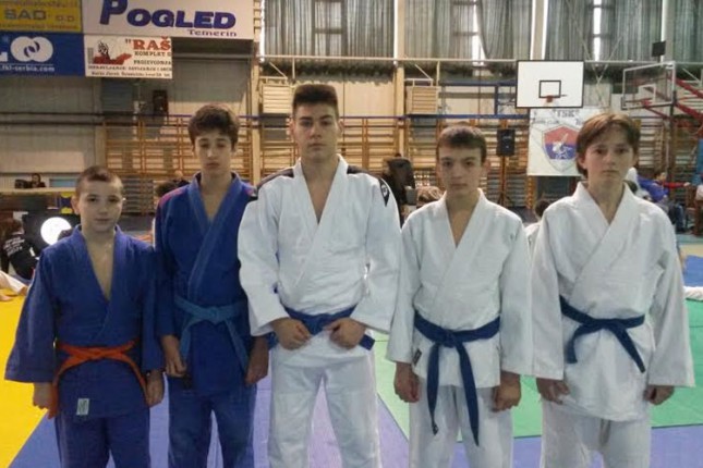 Pet medalja džudista Spartaka na turniru u Temerinu