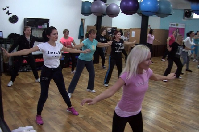 "Vežbaj i budi zdrav" uz zumba fitnes ples